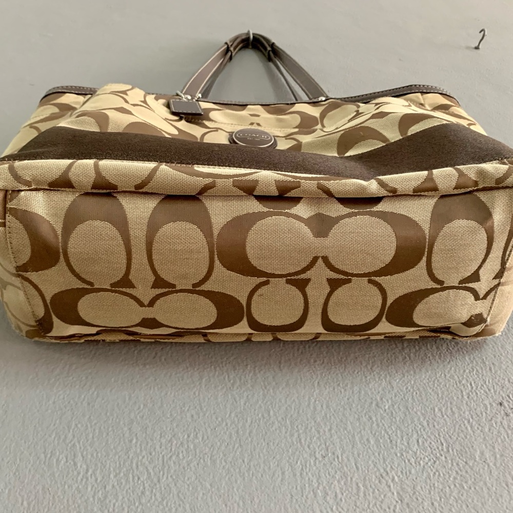 Coach XL Tote Bag - Picture 3 of 11